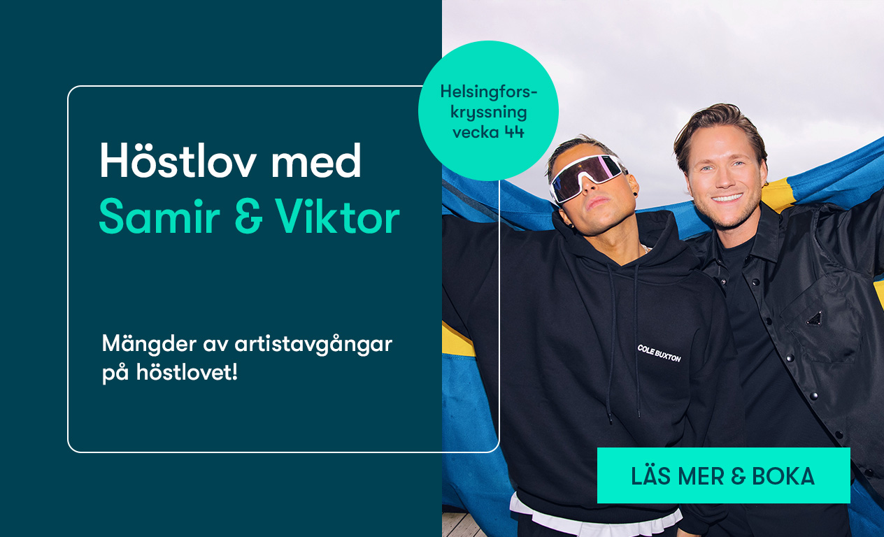 Samir & Viktor står med en Sverigeflagga