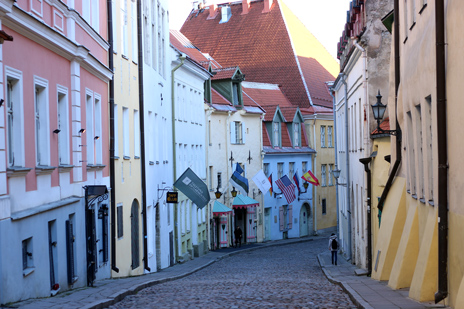 Gränd i Gamla stan i Tallinn